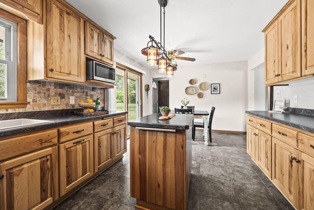 N58W21816 Maclynn DRIVE, Menomonee Falls, WI 53051