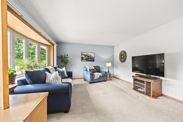 N58W21816 Maclynn DRIVE, Menomonee Falls, WI 53051