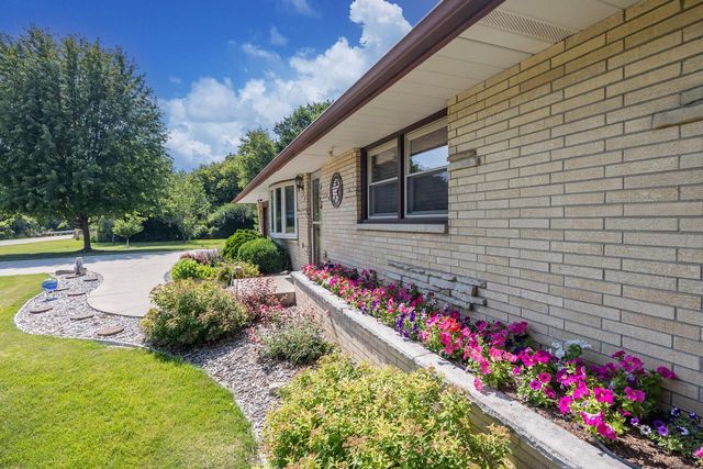 N58W21816 Maclynn DRIVE, Menomonee Falls, WI 53051