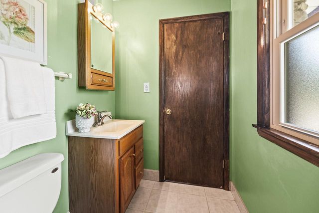 N58W21816 Maclynn DRIVE, Menomonee Falls, WI 53051