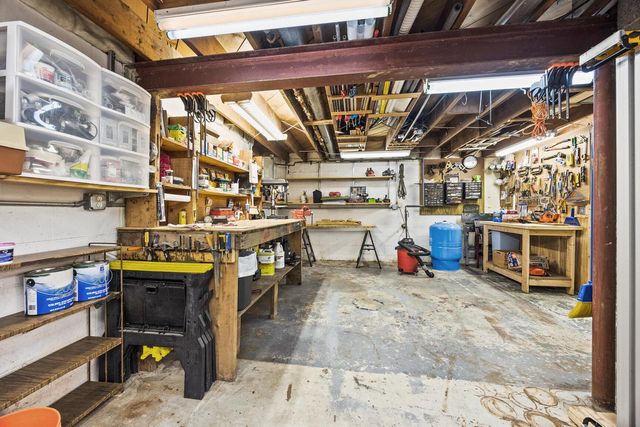 N58W21816 Maclynn DRIVE, Menomonee Falls, WI 53051