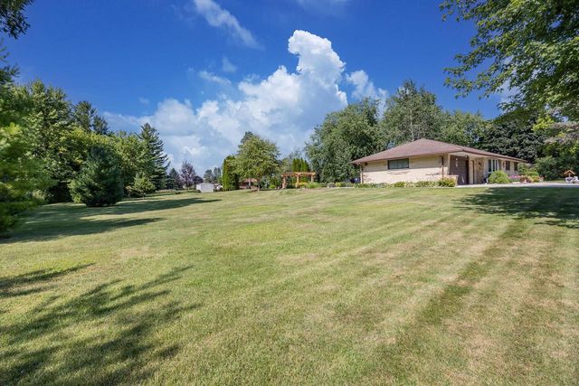 N58W21816 Maclynn DRIVE, Menomonee Falls, WI 53051