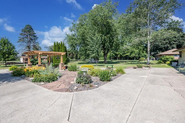 N58W21816 Maclynn DRIVE, Menomonee Falls, WI 53051