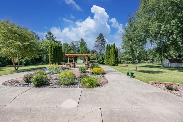 N58W21816 Maclynn DRIVE, Menomonee Falls, WI 53051