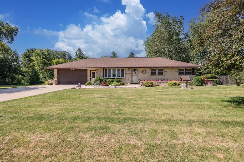 N58W21816 Maclynn DRIVE, Menomonee Falls, WI 53051