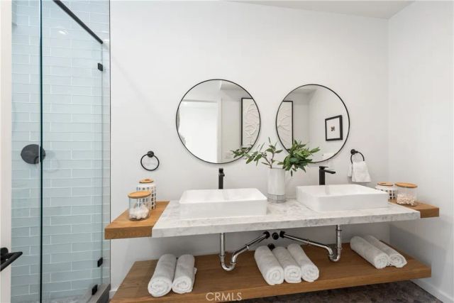 1176 Nelrose Avenue C, Venice, CA 90291