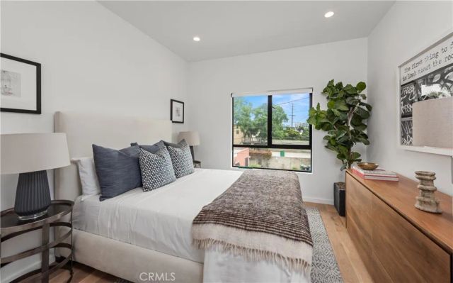 1176 Nelrose Avenue C, Venice, CA 90291