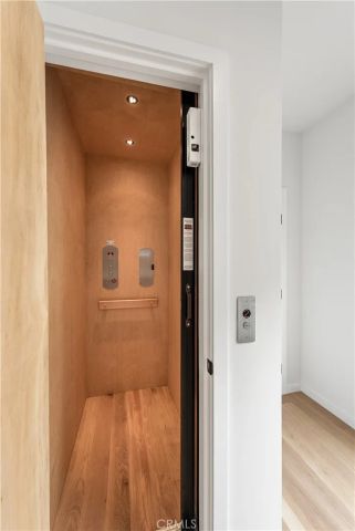 1176 Nelrose Avenue C, Venice, CA 90291