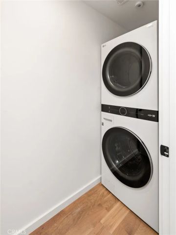 1176 Nelrose Avenue C, Venice, CA 90291