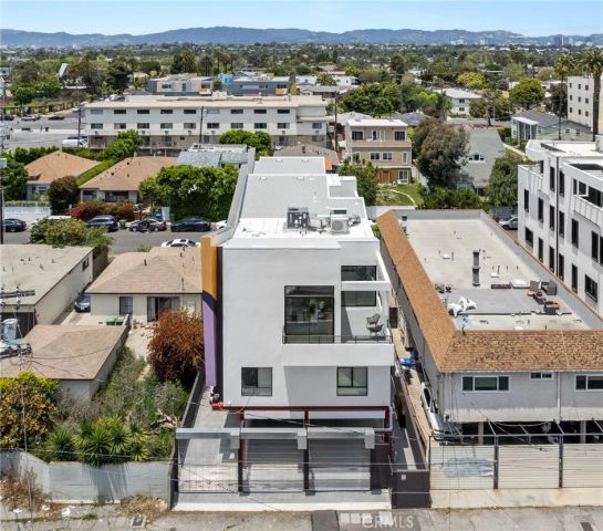 1176 Nelrose Avenue C, Venice, CA 90291