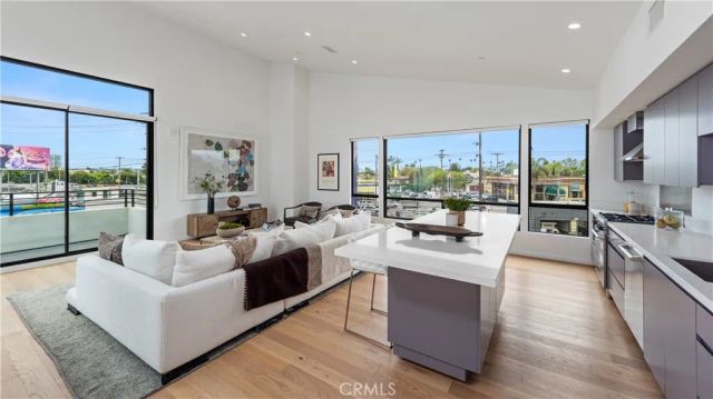 1176 Nelrose Avenue C, Venice, CA 90291