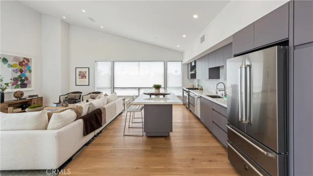 1176 Nelrose Avenue C, Venice, CA 90291