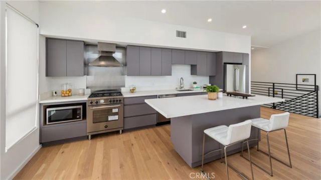 1176 Nelrose Avenue C, Venice, CA 90291