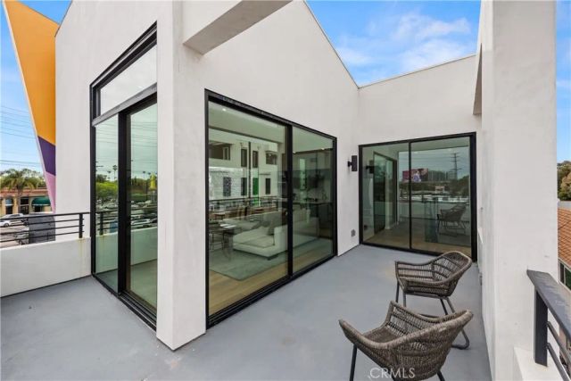 1176 Nelrose Avenue C, Venice, CA 90291