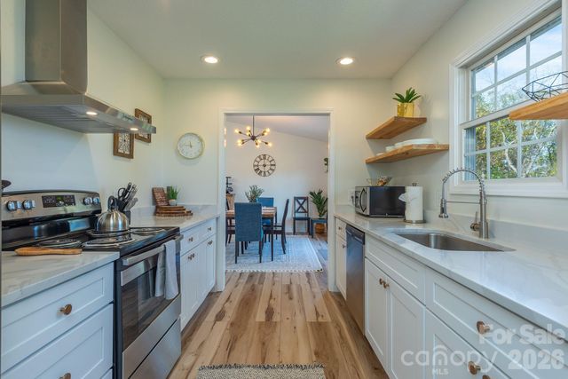 18 Garrison Road, Weaverville, NC 28787