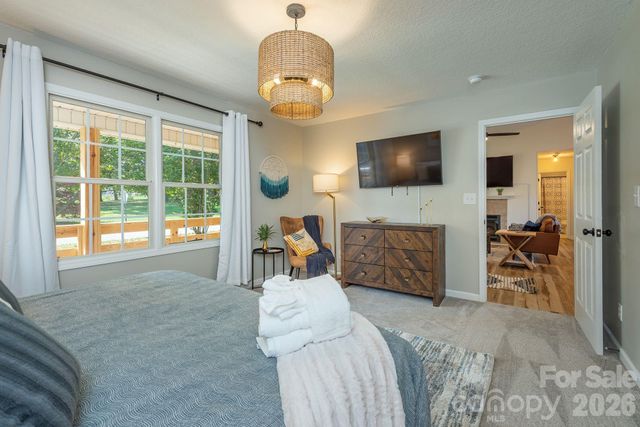 18 Garrison Road, Weaverville, NC 28787