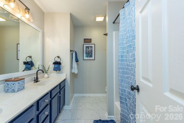 18 Garrison Road, Weaverville, NC 28787