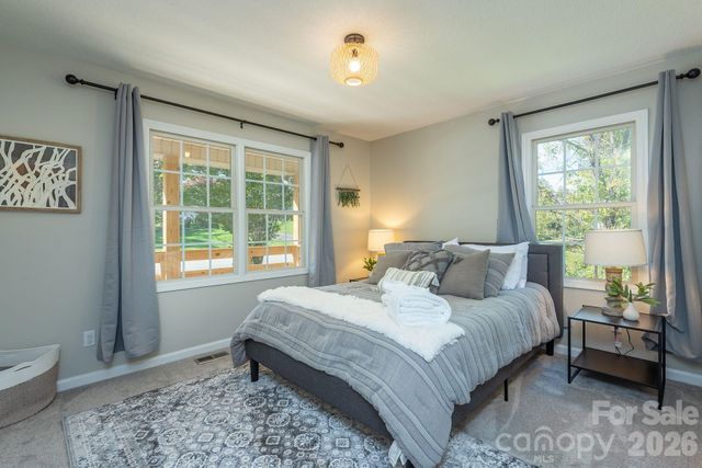 18 Garrison Road, Weaverville, NC 28787