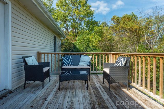 18 Garrison Road, Weaverville, NC 28787