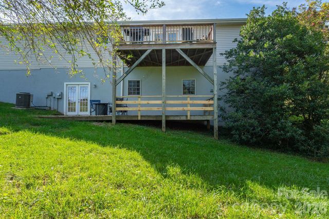 18 Garrison Road, Weaverville, NC 28787