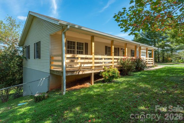 18 Garrison Road, Weaverville, NC 28787