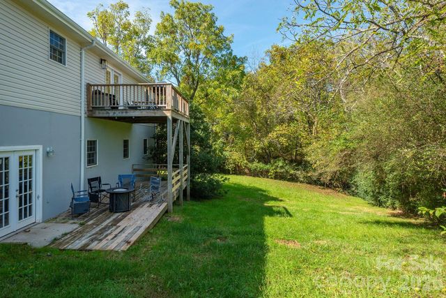 18 Garrison Road, Weaverville, NC 28787