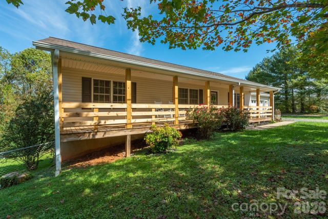 18 Garrison Road, Weaverville, NC 28787