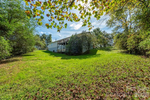18 Garrison Road, Weaverville, NC 28787
