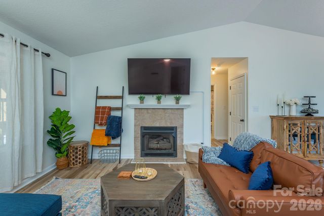 18 Garrison Road, Weaverville, NC 28787