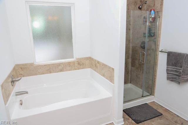 3213 Hector LN, Chesapeake, VA 23323