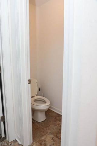 3213 Hector LN, Chesapeake, VA 23323