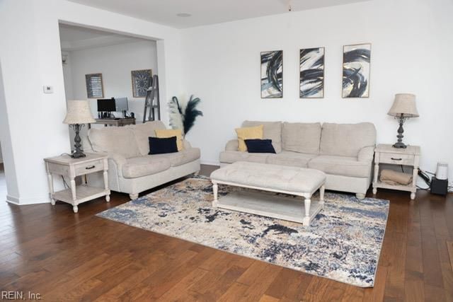 3213 Hector LN, Chesapeake, VA 23323