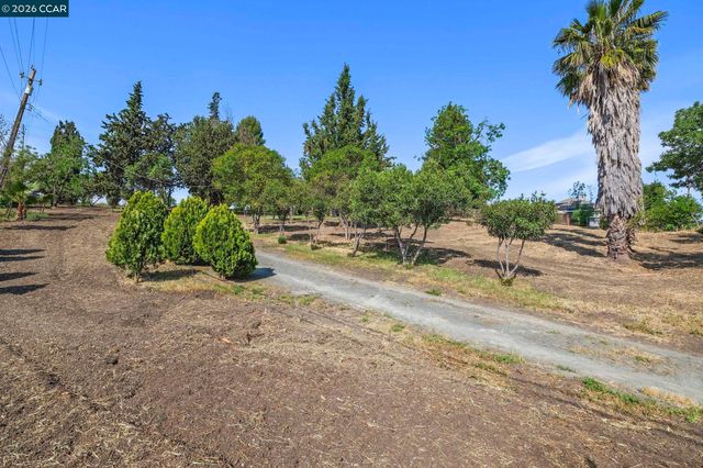 1051 Tilley Cir, Concord, CA 94518