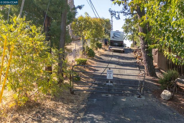 1051 Tilley Cir, Concord, CA 94518