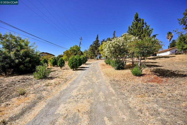 1051 Tilley Cir, Concord, CA 94518