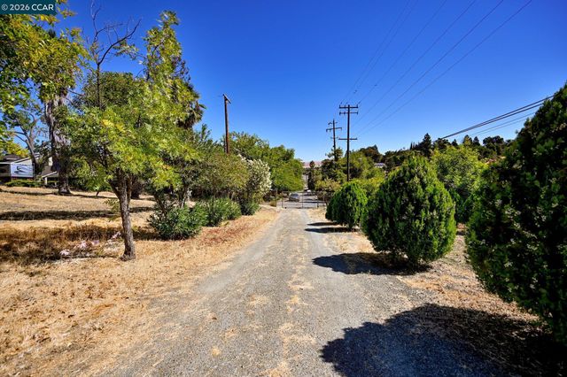 1051 Tilley Cir, Concord, CA 94518