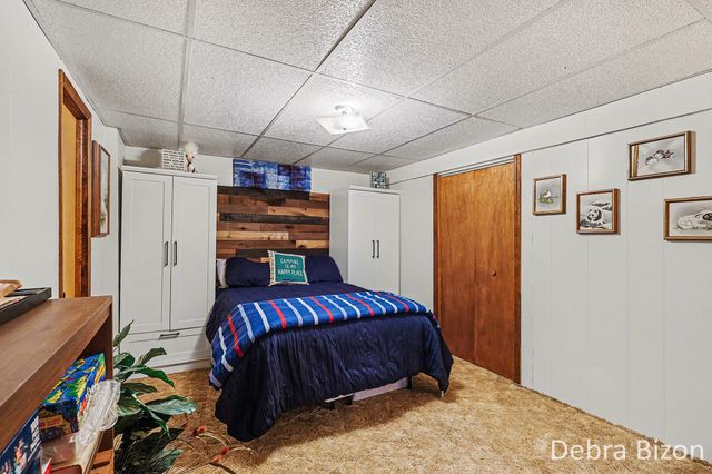 7425 Pinegrove Drive, Jenison, MI 49428