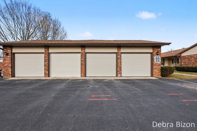 7425 Pinegrove Drive, Jenison, MI 49428