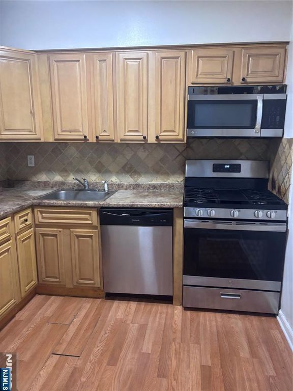 475 Elm 1C, Kearny, NJ 07032