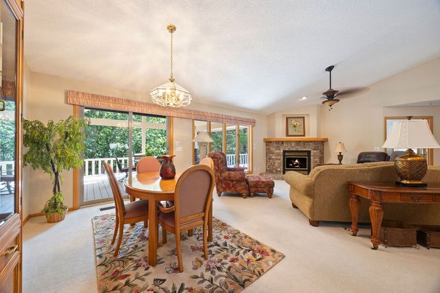 10 Fyne Lane, Bella Vista, AR 72715