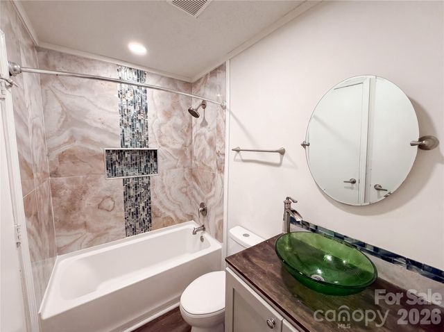 3215 Braewick Place, Charlotte, NC 28227