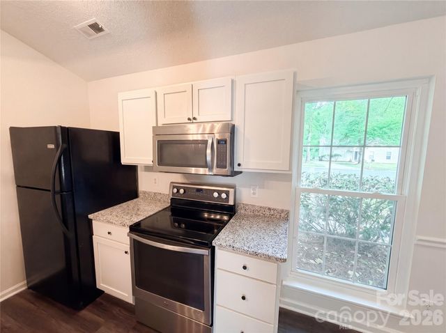 3215 Braewick Place, Charlotte, NC 28227