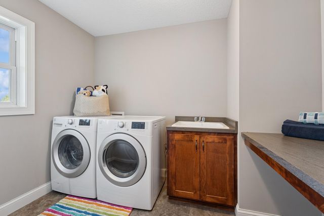 4212 Parkview Lane, Anoka, MN 55303