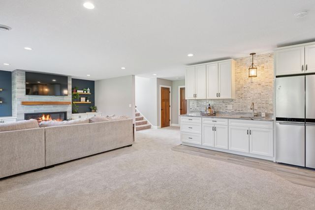 4212 Parkview Lane, Anoka, MN 55303