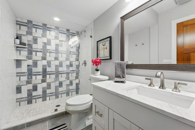 4212 Parkview Lane, Anoka, MN 55303