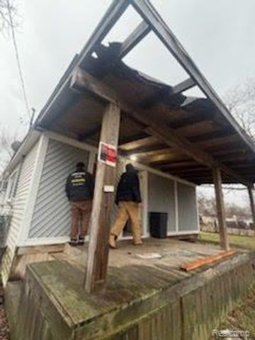 1112 Laport Avenue, Mount Morris, MI 48458