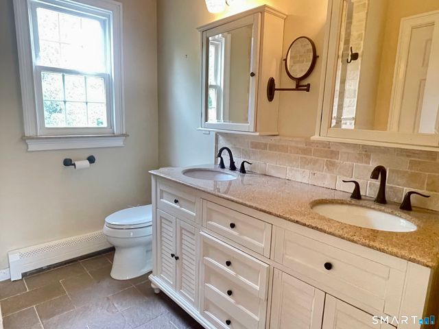 1 Lacey Lane, Norwalk, CT 06854