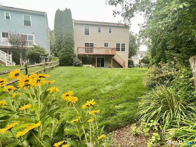 1 Lacey Lane, Norwalk, CT 06854