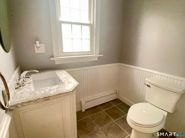 1 Lacey Lane, Norwalk, CT 06854