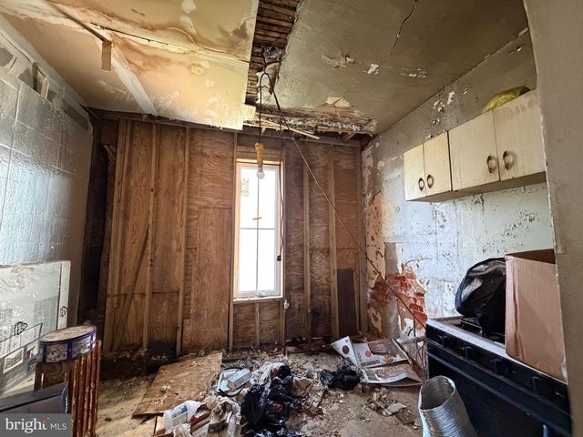 6053 PINE ST, Philadelphia, PA 19143